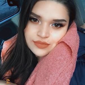 Meet your Posher, Lucia